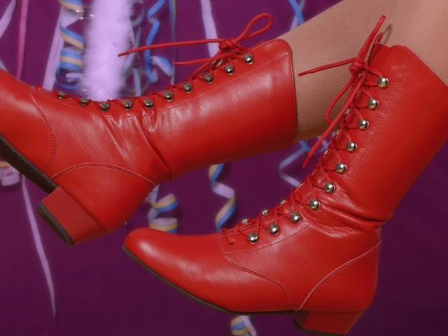 Zwei rote Stiefel